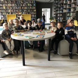 Знайомство малюків старшої групи садочку «Бджілонька» з нашою бібліотекою